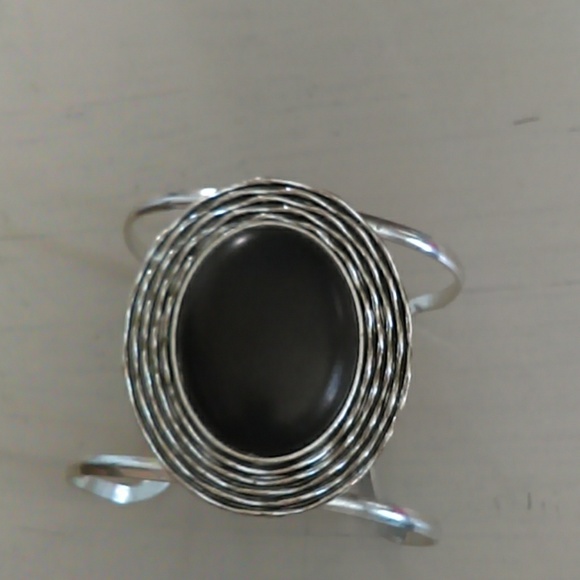 Matte black stone cuff bracelet - Picture 1 of 2
